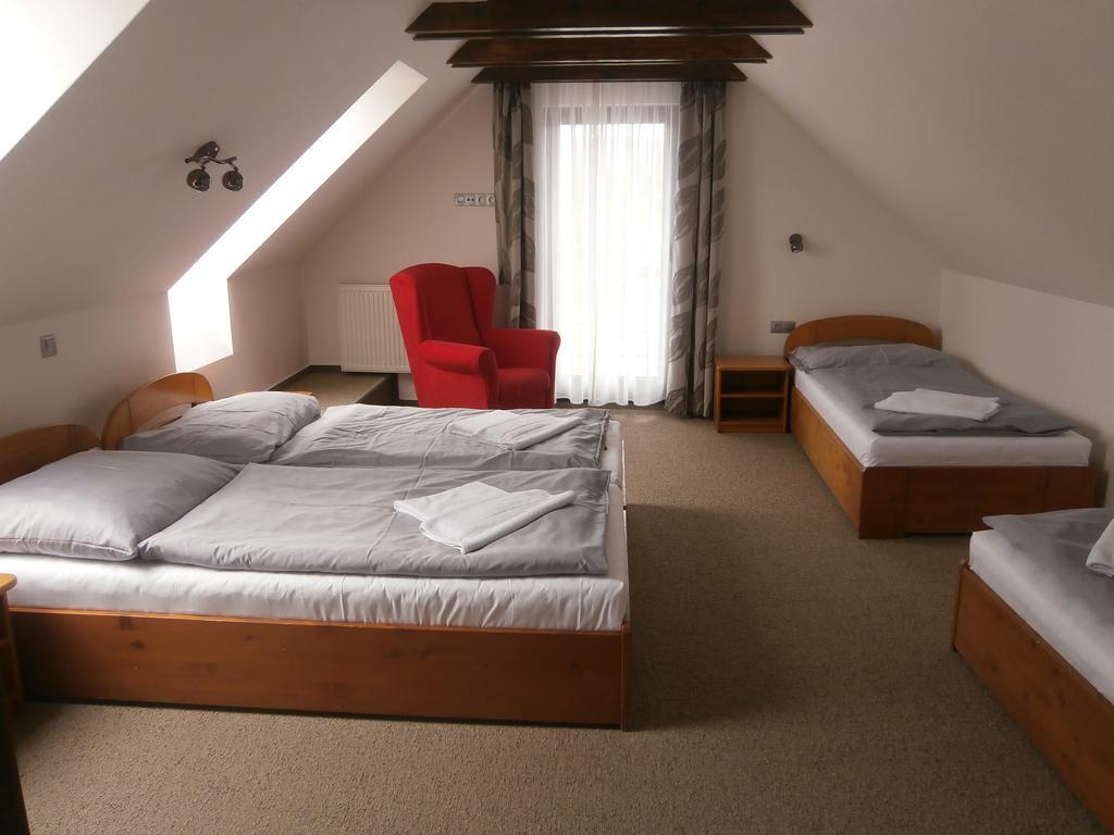 Hotel Flora Bešeňová 외부 사진