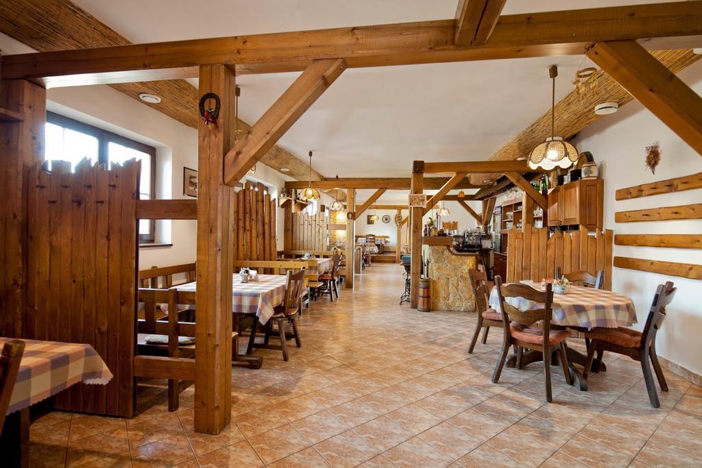 Hotel Flora Bešeňová 외부 사진